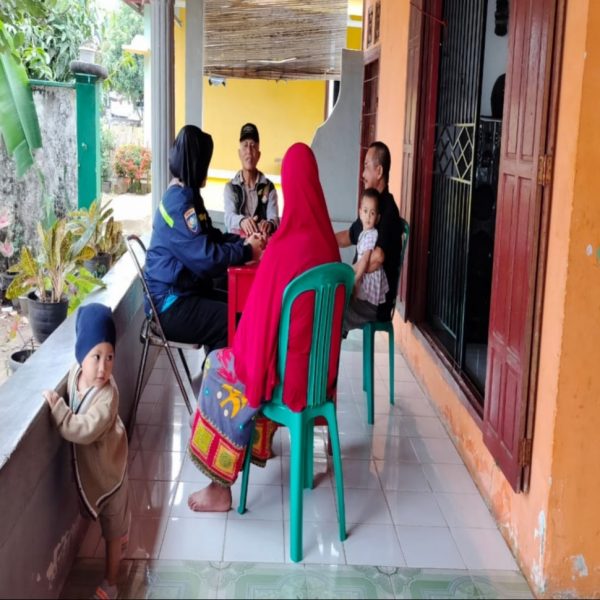 Tingkatkan Pengawasan, Bhabinkamtibmas Kelurahan Padang Serai Sambang Kamtibmas￼