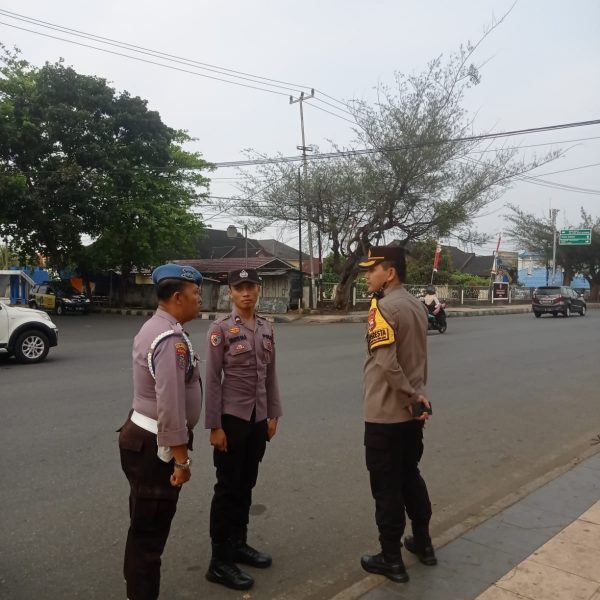 “PAM TURLALIN PAGI” di persimpangan setiap  hari Senin dilaksanakan Polresta Bengkulu dan Jajaran,
