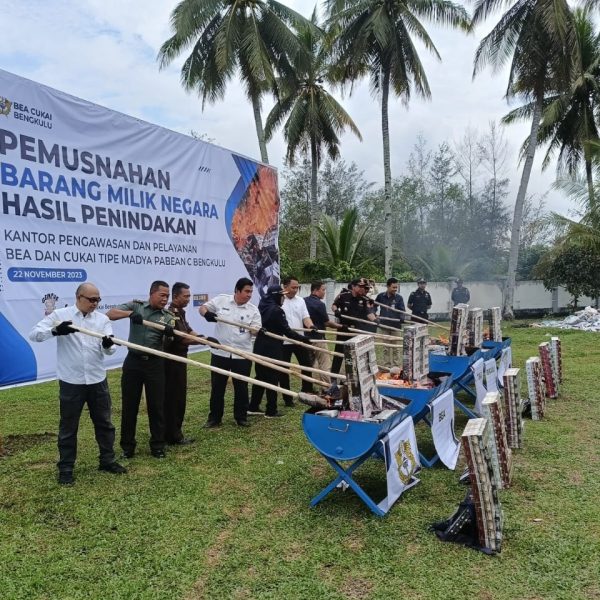 Polsek KSKP Lakukan Pengamanan, Pemusnahan Barang Milik Negara Hasil Penindakan KPPBC￼