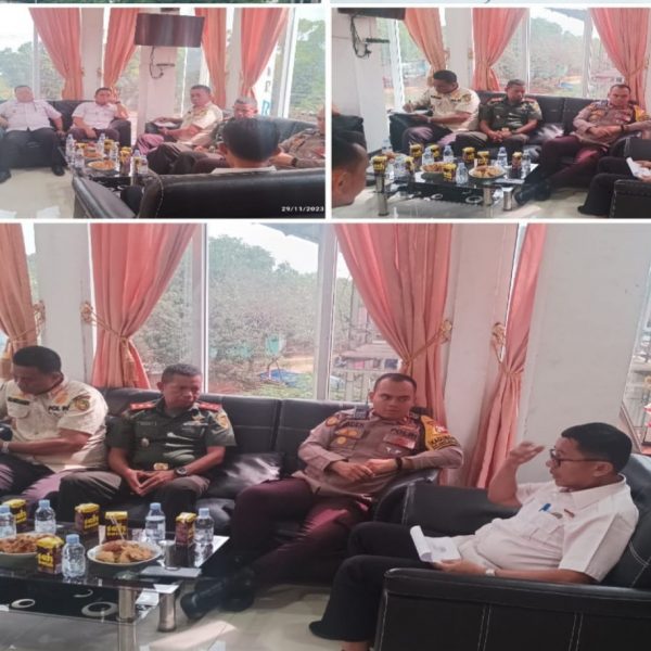 Kapolsek Gading Cempaka Hadiri Rapat Koordinasi Pembangunan Kios dan Pelataran Ikan di Pasar Panorama￼