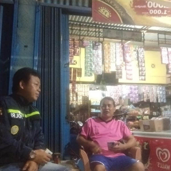 Sambangi Warga, Bhabinkamtibmas Sampaikan Imbauan Kamtibmas Cegah Tindak Pidana 3C