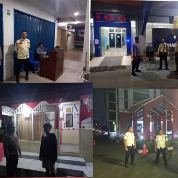 Sambangi Objek Vital, Personel Polsek Ratu Samban Sampaikan Imbauan Kamtibmas￼