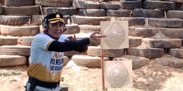 POLRESTA BENGKULU LAKSANAKAN LATKATPUAN MENEMBAK DI LAPANGAN TEMBAK SURABAYA SATBRIMOB POLDA BENGKULU