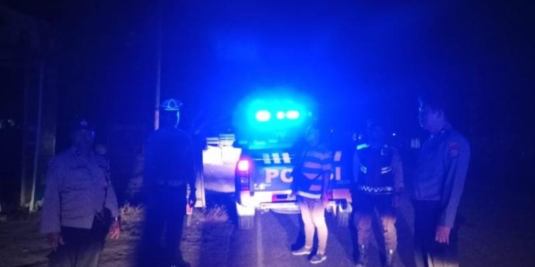 Pastikan Sitkamtibmas Aman dan Kondusif, Personel Polsek Ratu Samban Patroli Keliling