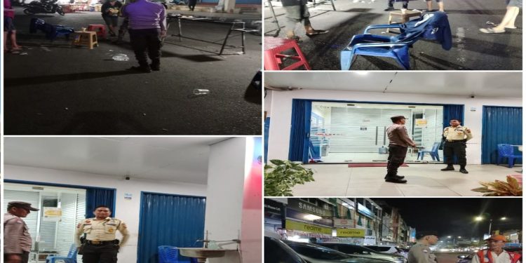 Sambangi Objek Vital dan Tempat Keramaian, Polsek Ratu Samban Sampaikan Imbauan Kamtibmas