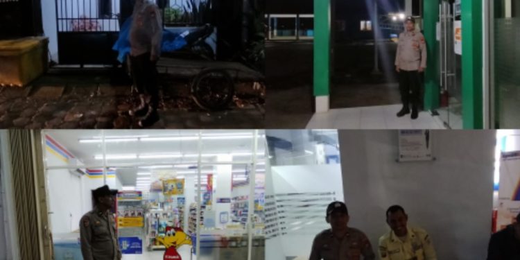 Patroli Malam, Personel Polsek KSKP Pulau Baai Sambangi Petugas Jaga Keamanan di Objek Vital Sampaikan Pesan Kamtibmas