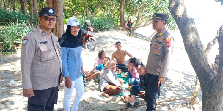 Kapolsek Kampung Melayu Imbau Pengunjung Pantai Ketaping Tidak Berenang dan Memancing